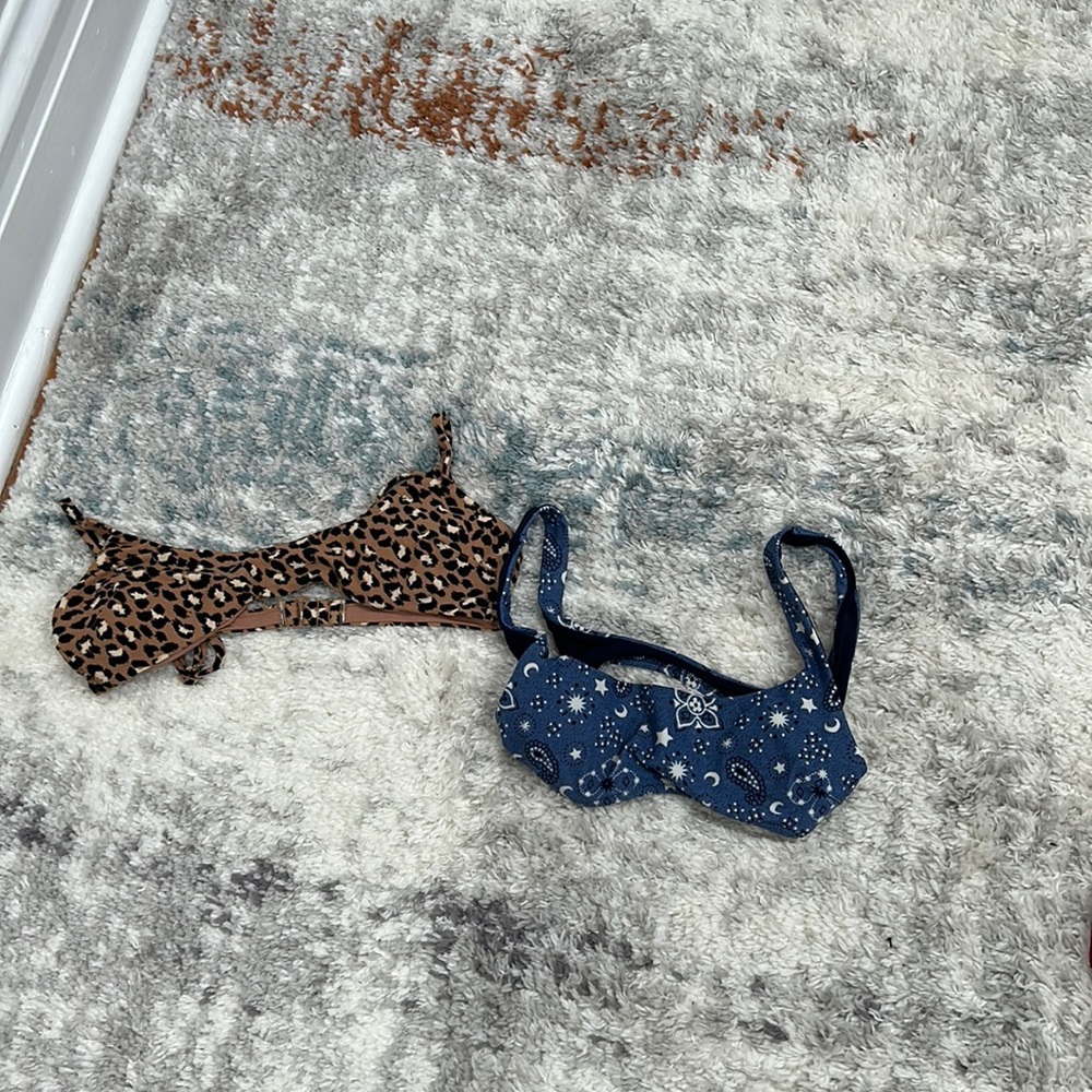2 xs aerie tops